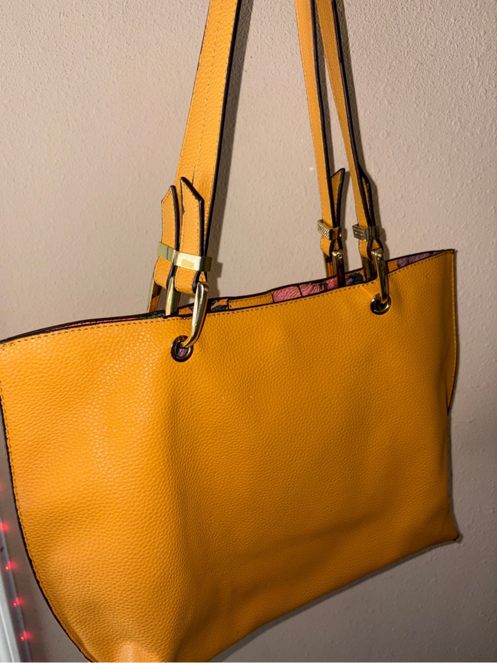 Steve Madden Mustard Yellow Pebbled Leather Tote EUC - Picture 4 of 6